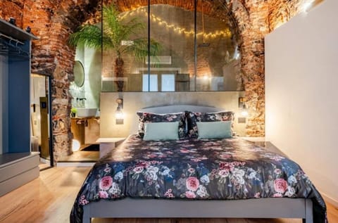 Luxury Suite, 1 Double Bed with Sofa bed, Private Bathroom, City View | Frette Italian sheets, premium bedding, down comforters, in-room safe