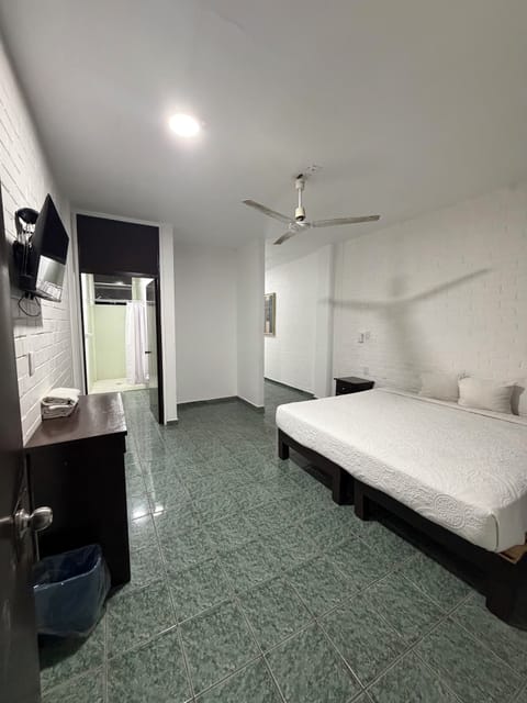 Economy Double Room | Laptop workspace