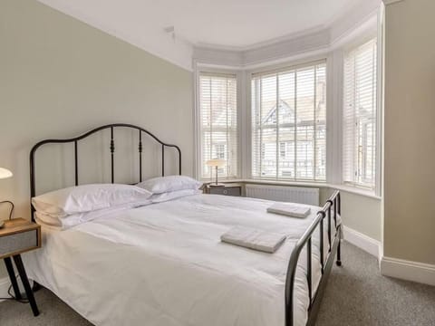 Iron/ironing board, free WiFi