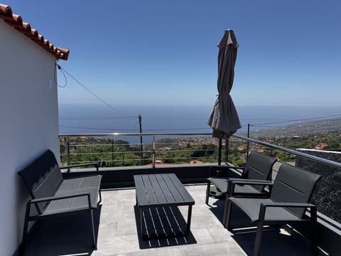 Hiking & Ocean | Terrace/patio