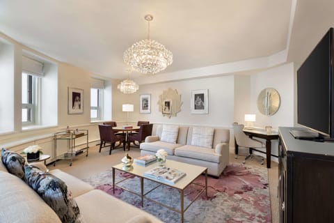 Céline Dion Suite | Premium bedding, down comforters, pillowtop beds, minibar