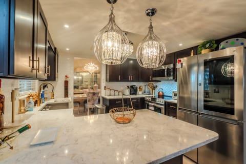 House, 3 Bedrooms | Private kitchen