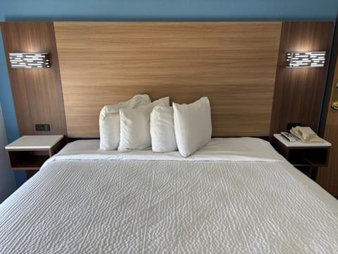 Desk, blackout drapes, iron/ironing board, free WiFi