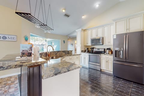 House, Multiple Beds, Pool Access, Pool View (Casa Gemini) | Private kitchen