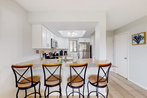 Condo, 1 Queen Bed with Sofa bed, Patio, Garden View (The Shimmering Palm) | Private kitchen