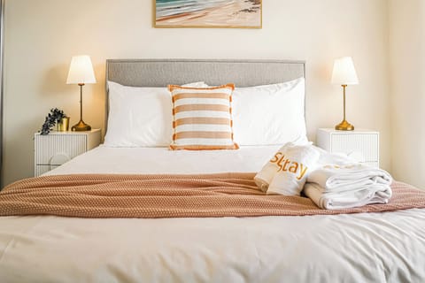 Deluxe Townhome, Garden View | Iron/ironing board, free WiFi