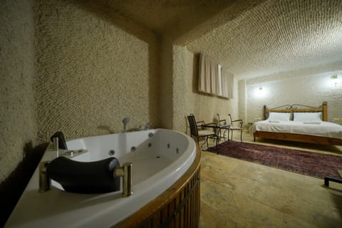 Luxury Suite | Laptop workspace, free WiFi