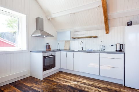 Cabin (Nordbua #1) | Private kitchen | Dishwasher, cookware/dishes/utensils