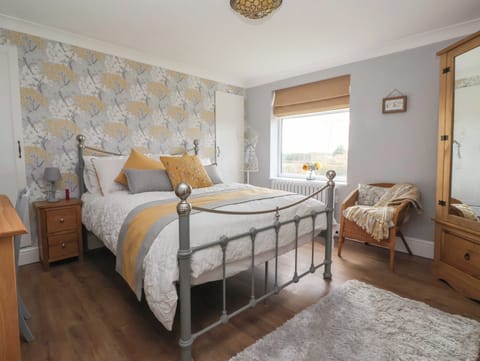 2 bedrooms, individually decorated, individually furnished, free WiFi