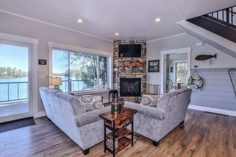 House, Multiple Beds, Patio (Shoreview Cottage) | Living area | Fireplace