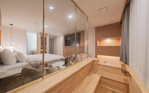 Hinoki Spa Double Room | Desk, laptop workspace, WiFi (free), bed sheets