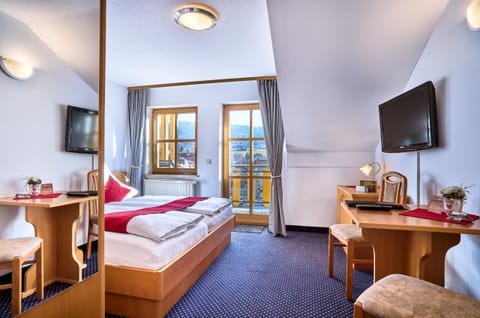 Double Room, Balcony | Free WiFi, bed sheets