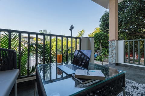 Pool View Cottage with Balcony | Property grounds