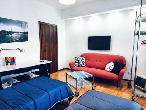 Deluxe Double or Twin Room, 2 Twin Beds, Ensuite, Garden Area | Laptop workspace, blackout drapes, soundproofing, iron/ironing board