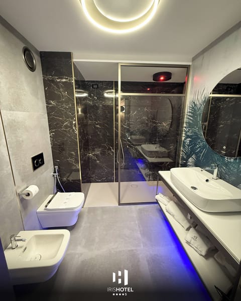 Minibar, in-room safe, desk, laptop workspace