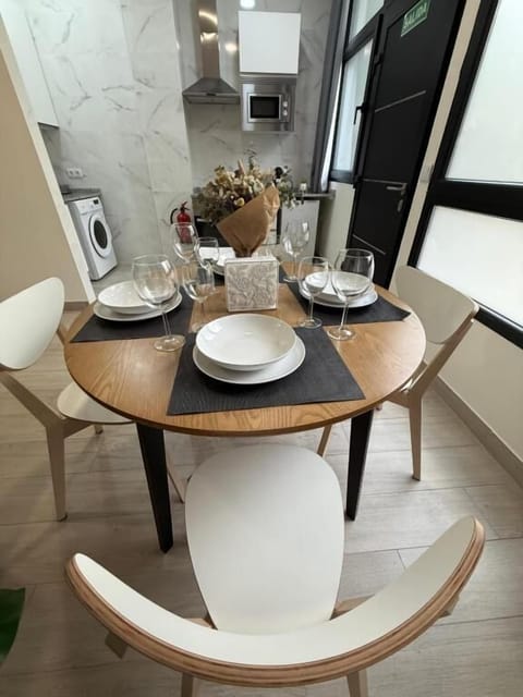 Apartment, City View | Dining