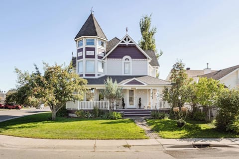 House, 4 Bedrooms, Garden View | Exterior