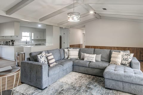 House (3 Bedrooms) | Front of property