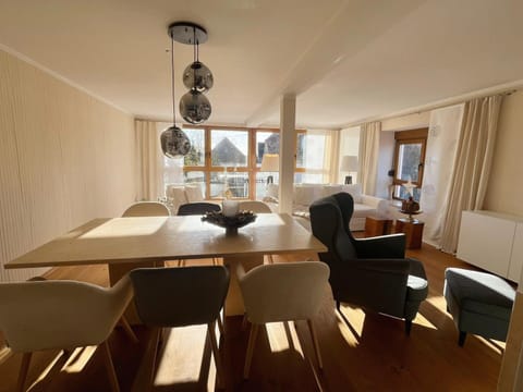 Apartment | Dining