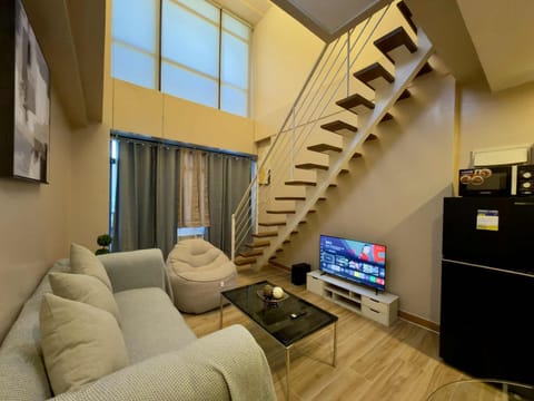 City Apartment, Balcony, City View | Living area