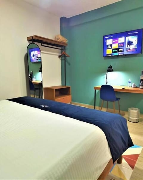 Desk, free WiFi, wheelchair access