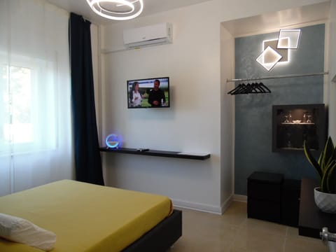Superior Double Room, Garden View | Minibar, desk, free WiFi, bed sheets