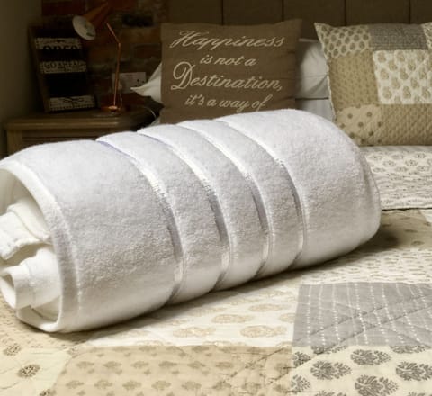 Comfort Double Room, Ensuite | Egyptian cotton sheets, premium bedding, individually decorated