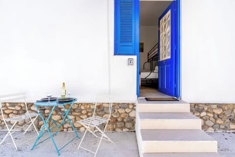 Studio, Multiple Beds, Kitchenette, City View | Terrace/patio