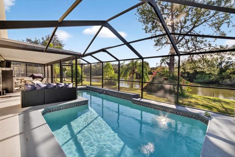 House | 4 bedrooms, desk, Internet