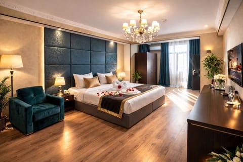 Comfort Double or Twin Room, City View | Premium bedding, Select Comfort beds, minibar, in-room safe