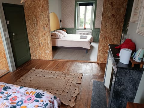 Classic Quadruple Room | Desk, free WiFi