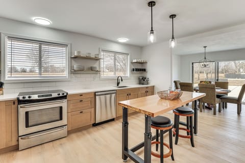 House (3 Bedrooms) | Interior