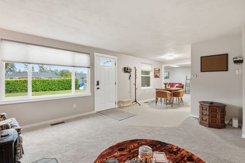House, 3 Bedrooms | Living area | Smart TV, streaming services