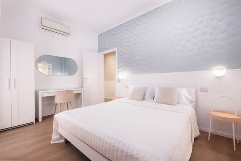 Deluxe Double Room, City View | Desk, laptop workspace, blackout drapes, soundproofing