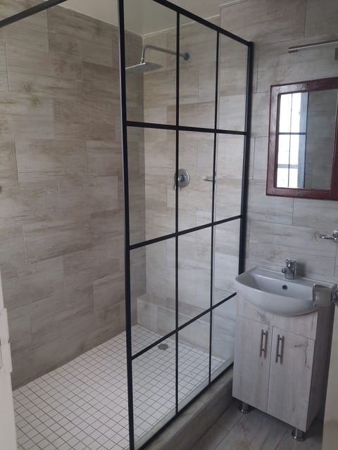 Deluxe Suite, Balcony, Mountain View | Bathroom | Slippers, towels, soap, shampoo