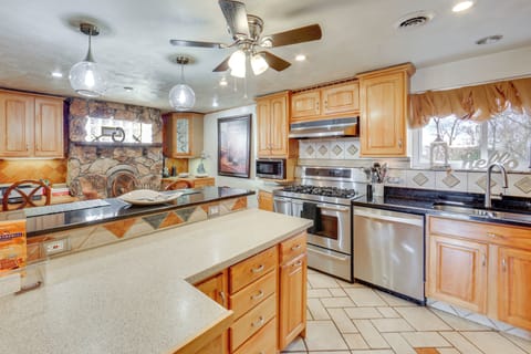 House (4 Bedrooms) | Interior