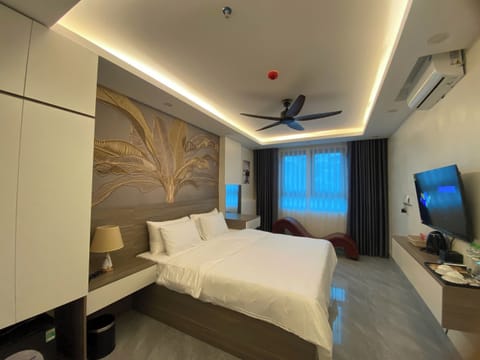 Deluxe Double Room | Egyptian cotton sheets, premium bedding, down comforters
