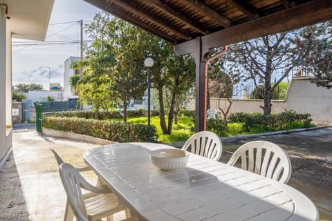 Villa, Garden View | Outdoor dining