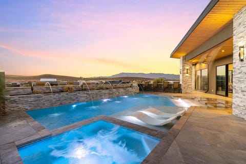House, 5 Bedrooms | Pool