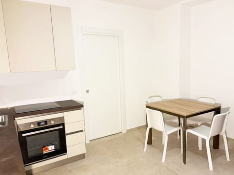 Standard Quadruple Room | Dining