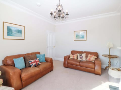Cottage | Living area