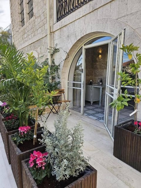 Exclusive Twin Room, Courtyard View | Exterior detail