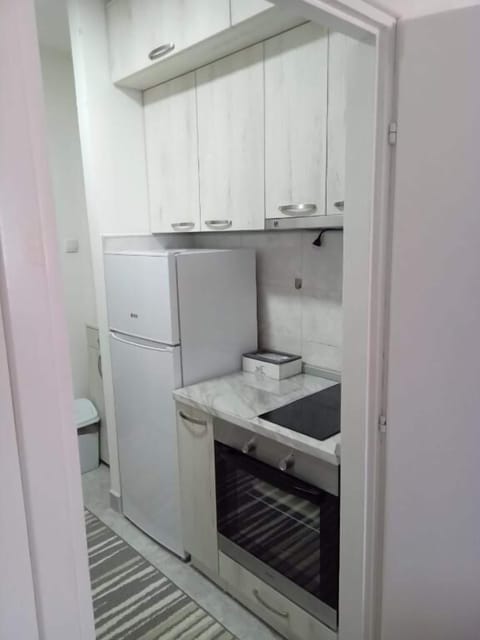 Studio, 1 Bedroom, Smoking, City View | Interior