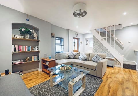 House, 2 Bedrooms | Living room | Books
