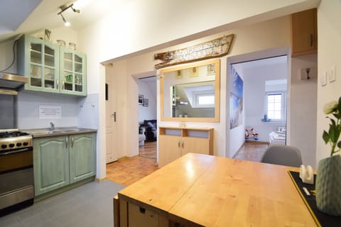 Apartment | Private kitchenette | Coffee/tea maker, electric kettle