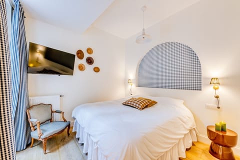 Deluxe Double Room, Courtyard View | Free WiFi