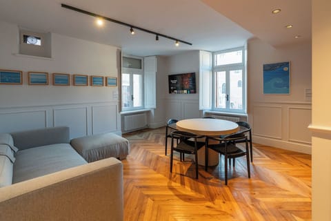 Apartment, 1 Bedroom | Living area