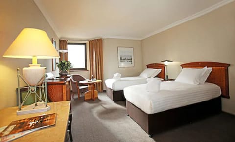 2 bedrooms, in-room safe, desk, laptop workspace