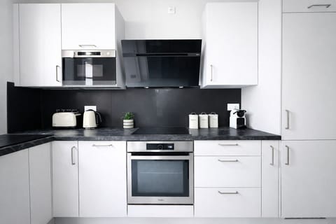 Apartment | Private kitchen | Fridge, microwave, oven, stovetop