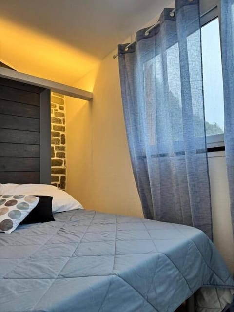 Deluxe Double Room, Sea View | In-room safe, free WiFi